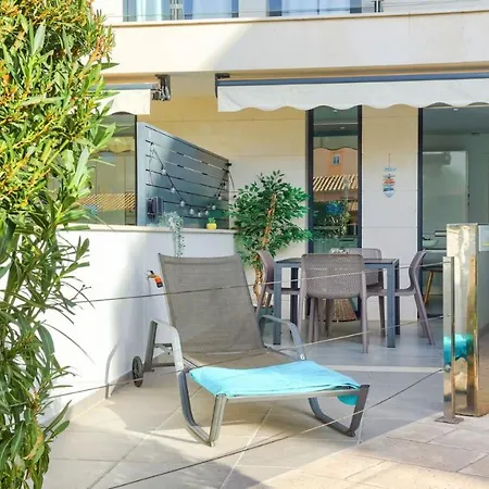 La Perla 6 포엔샤 항구