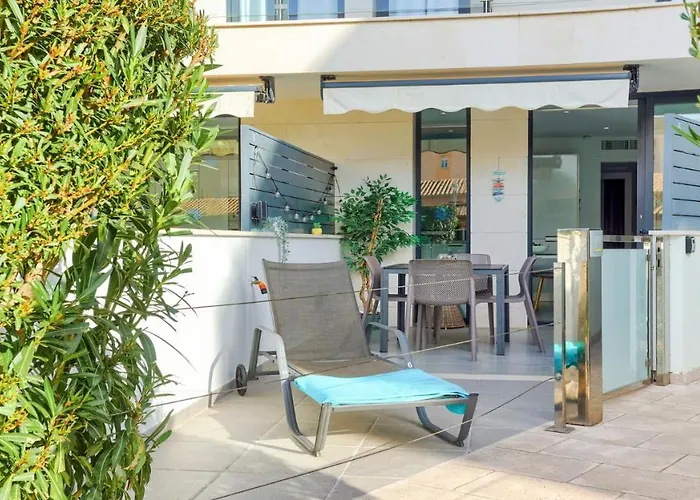 La Perla 6 포엔샤 항구