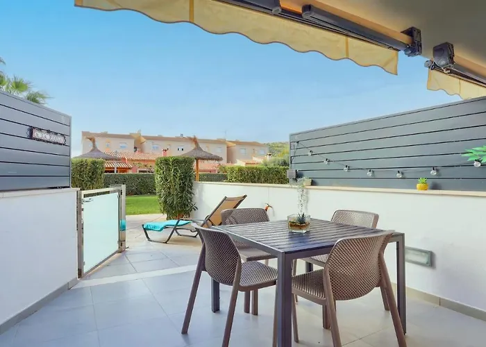 La Perla 6 * 포엔샤 항구